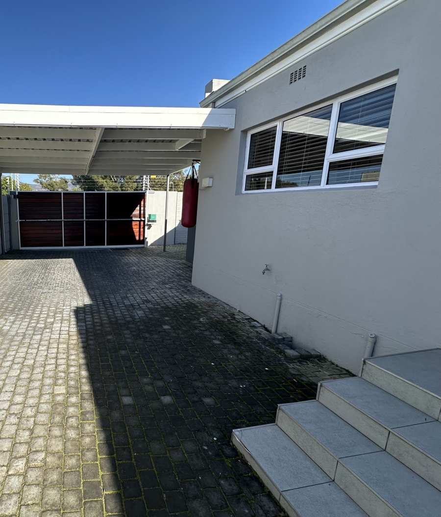 To Let 3 Bedroom Property for Rent in Plumstead Western Cape